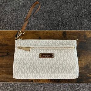 Cream Michale Kors Wristlet